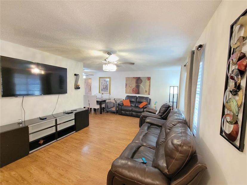 Picture of 523 Oakbriar Place, Brandon FL 33510