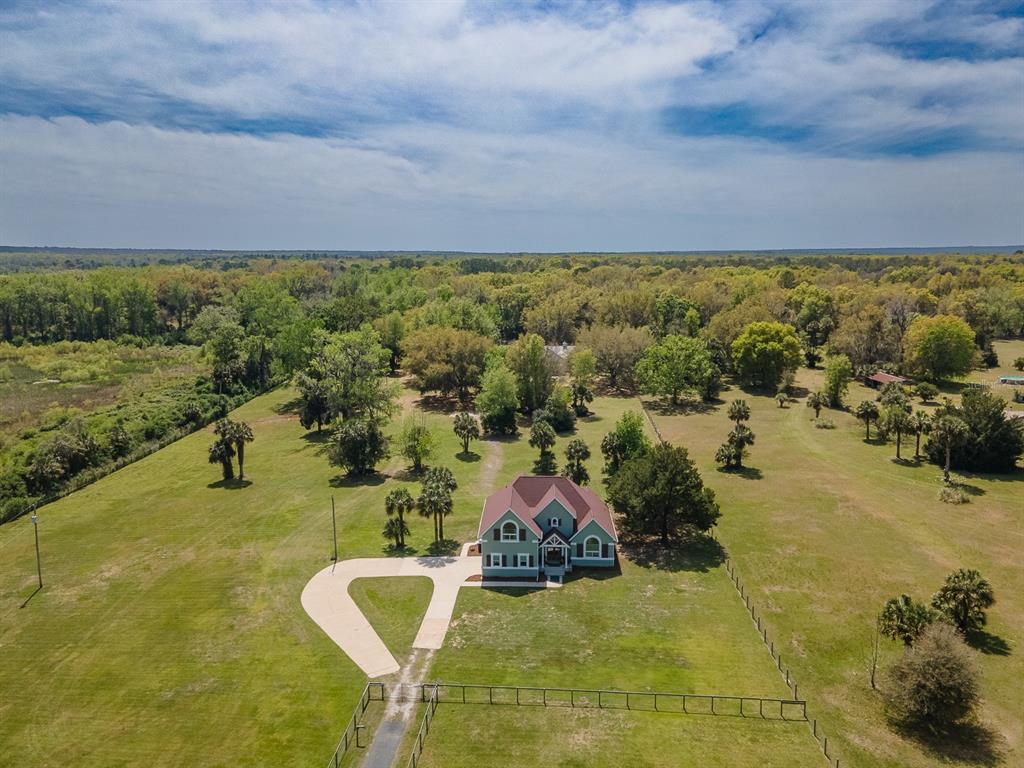 Picture of 1053 State Road 100, Florahome, FL 32140