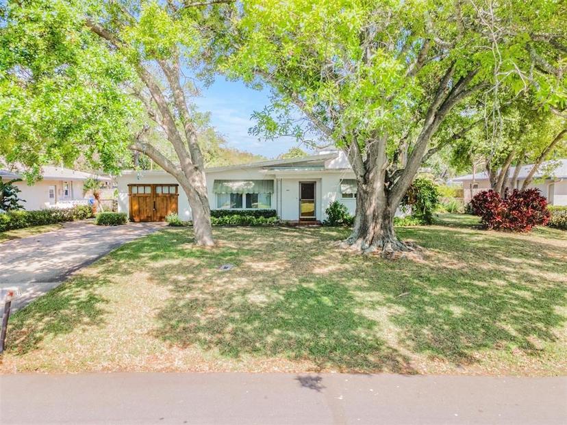 Picture of 559 Oakwood Drive, Largo FL 33771