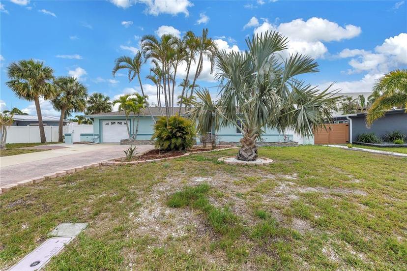 Picture of 10215 3Rd Street E, Treasure Island FL 33706