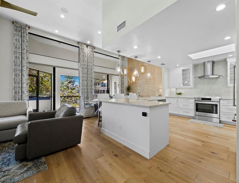 Picture of 1928 Harbourside Drive Unit 1404, Longboat Key FL 34228