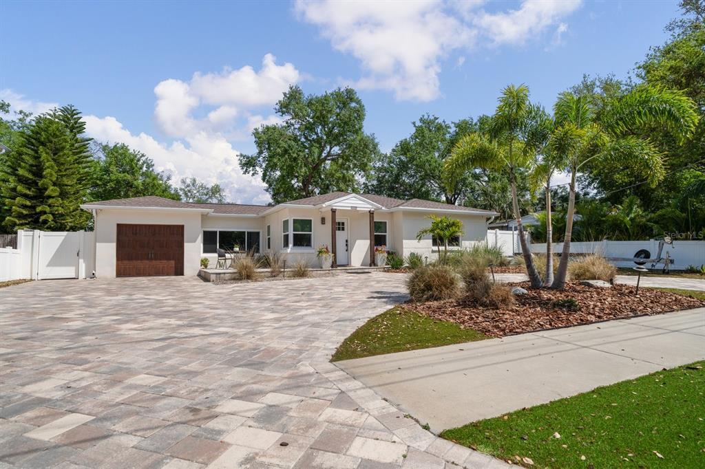 Picture of 4322 S Clark Avenue, Tampa, FL 33611