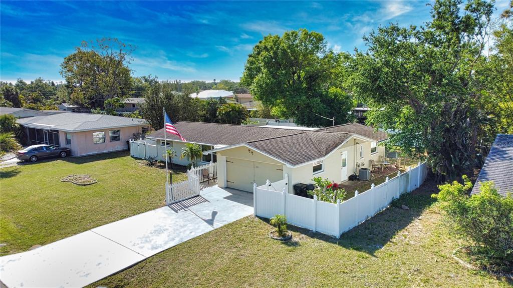 Picture of 1211 Laurel Avenue, Venice, FL 34285