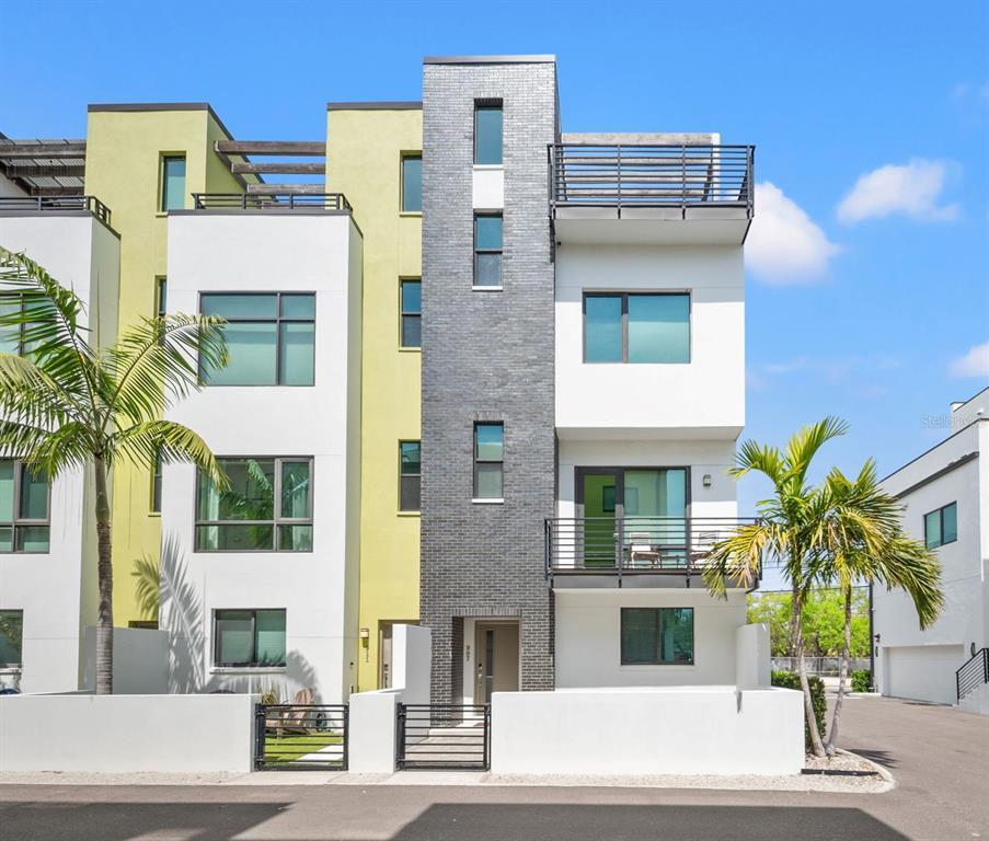Picture of 907 Arlington Avenue N, St Petersburg, FL 33705