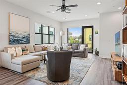 Picture of 907 Arlington Avenue N, St Petersburg, FL 33705
