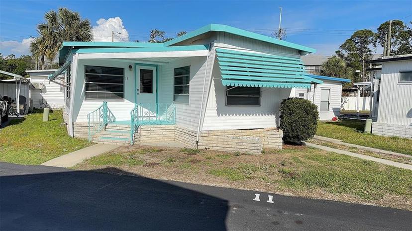 Picture of 4851 W Gandy Boulevard Unit B2L11, Tampa FL 33611