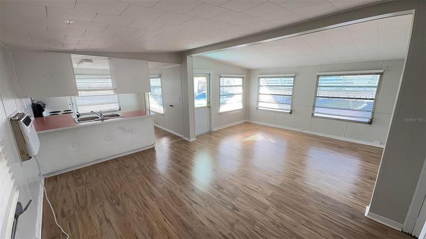 Picture of 4851 W Gandy Boulevard Unit B2L11, Tampa FL 33611
