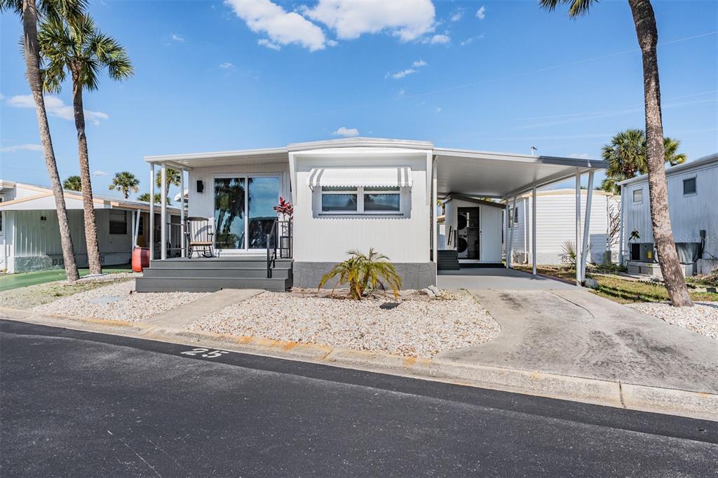 Picture of 4851 W Gandy Boulevard Unit B15L25, Tampa, FL 33611