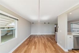 Picture of 4851 W Gandy Boulevard Unit B15L25, Tampa, FL 33611