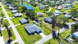 Picture of 4404 5Th Avenue W, Palmetto, FL 34221