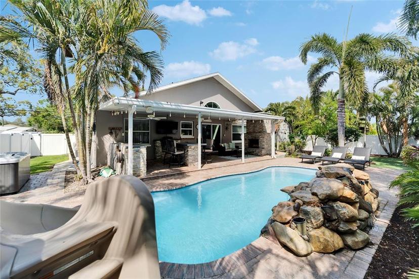 Picture of 6592 Mango Avenue S, St Petersburg FL 33707