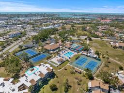 Picture of 612 Bird Bay Drive S Unit 311, Venice, FL 34285