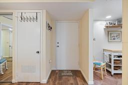 Picture of 612 Bird Bay Drive S Unit 311, Venice, FL 34285