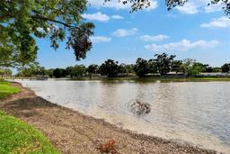 Picture of 3821 N Oak Drive Unit J31, Tampa, FL 33611