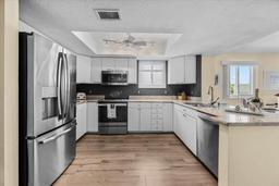 Picture of 911 Harbour House Drive, Indian Rocks Beach, FL 33785