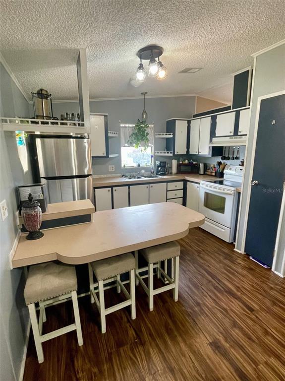 Picture of 36037 Coleus Avenue, Zephyrhills FL 33541
