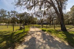 Picture of 731 NE 139Th Terrace, Williston, FL 32696