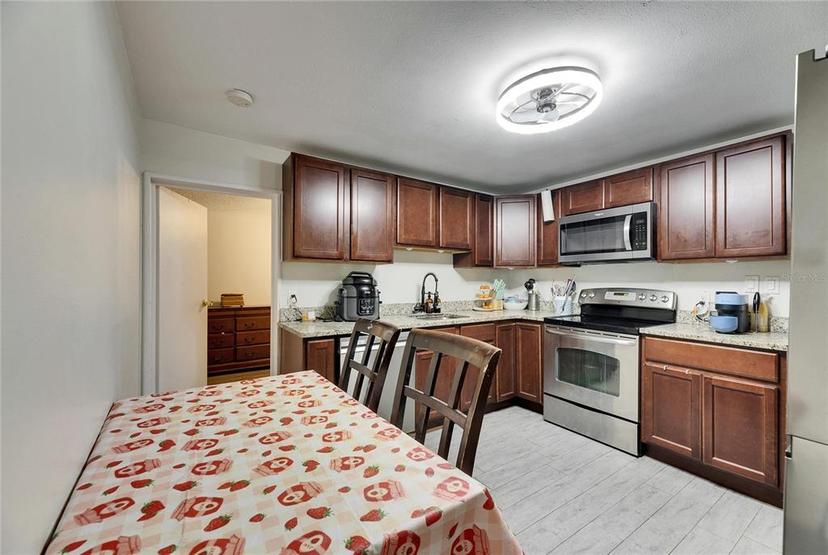 Picture of 8805 Cobb Road, Riverview FL 33578