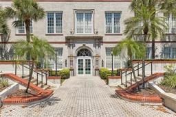 Picture of 701 Mirror Lake Drive N Unit 100, St Petersburg, FL 33701