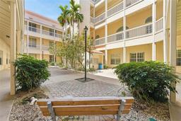 Picture of 701 Mirror Lake Drive N Unit 100, St Petersburg, FL 33701