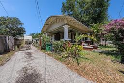 Picture of 910 E North Bay Street, Tampa, FL 33603
