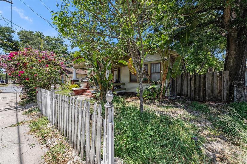 Picture of 910 E North Bay Street, Tampa FL 33603