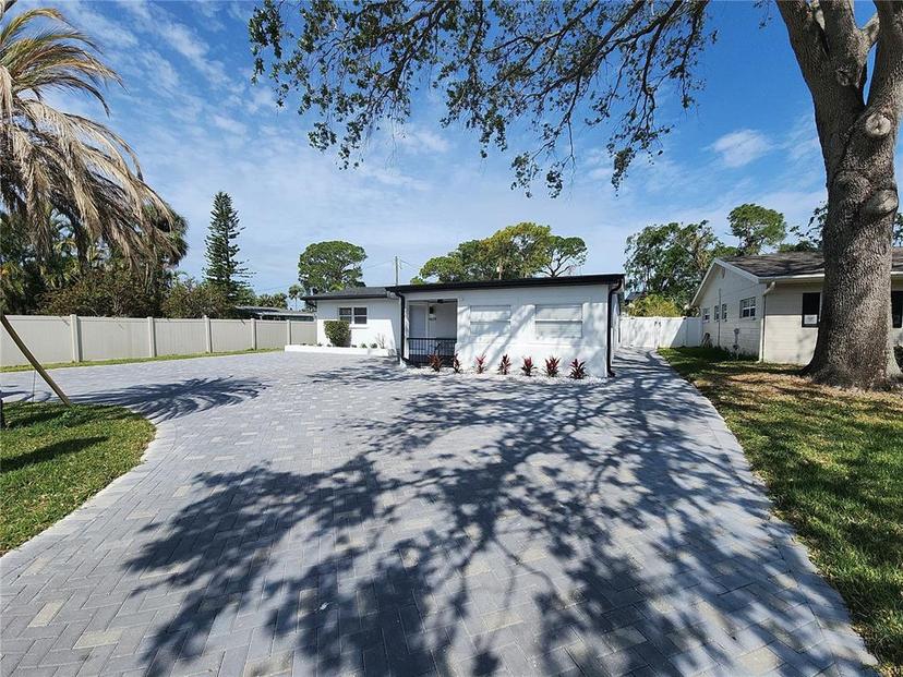 Picture of 4619 Helena Street Ne, St Petersburg FL 33703