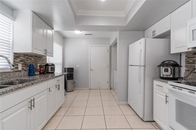 Picture of 217 Regal Park Drive, Valrico FL 33594