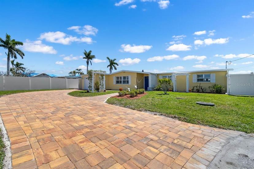 Picture of 109 Carmelina Street, Ruskin FL 33570