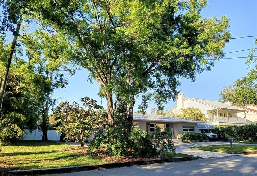 Picture of 3217 W Lawn Avenue, Tampa FL 33611