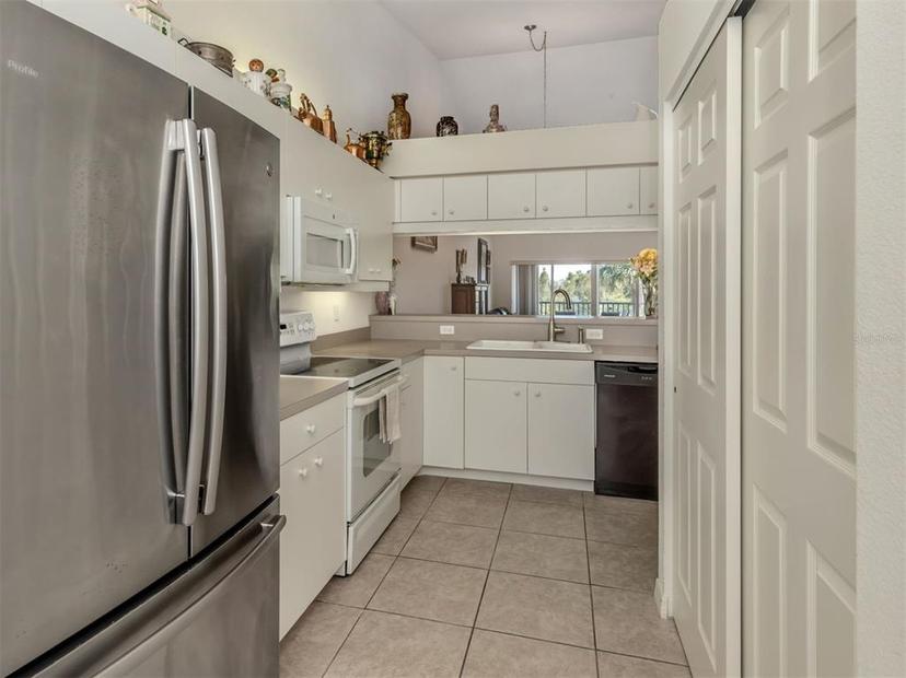 Picture of 432 Sunset Lake Boulevard Unit 205, Venice FL 34292