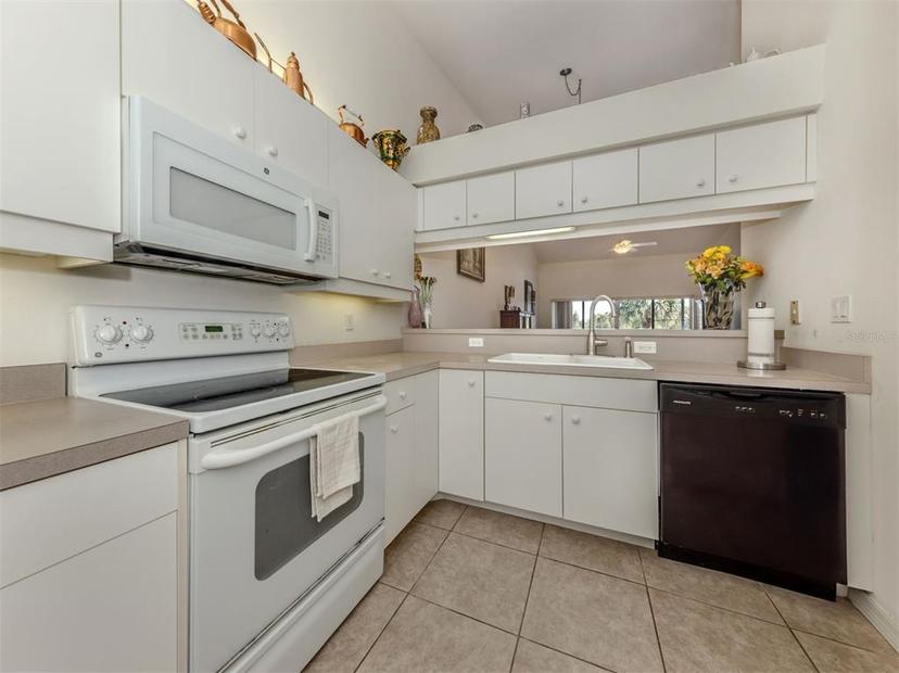 Picture of 432 Sunset Lake Boulevard Unit 205, Venice FL 34292