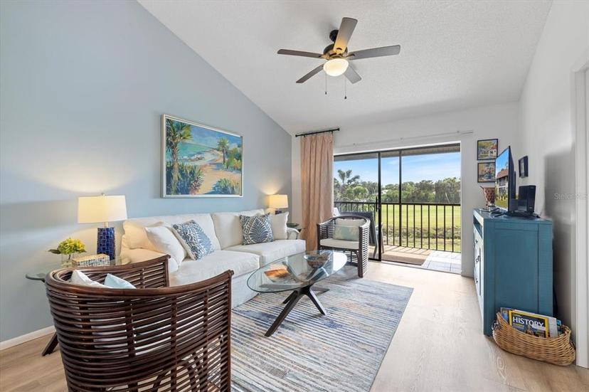 Picture of 925 Capri Isles Boulevard Unit 4, Venice FL 34292