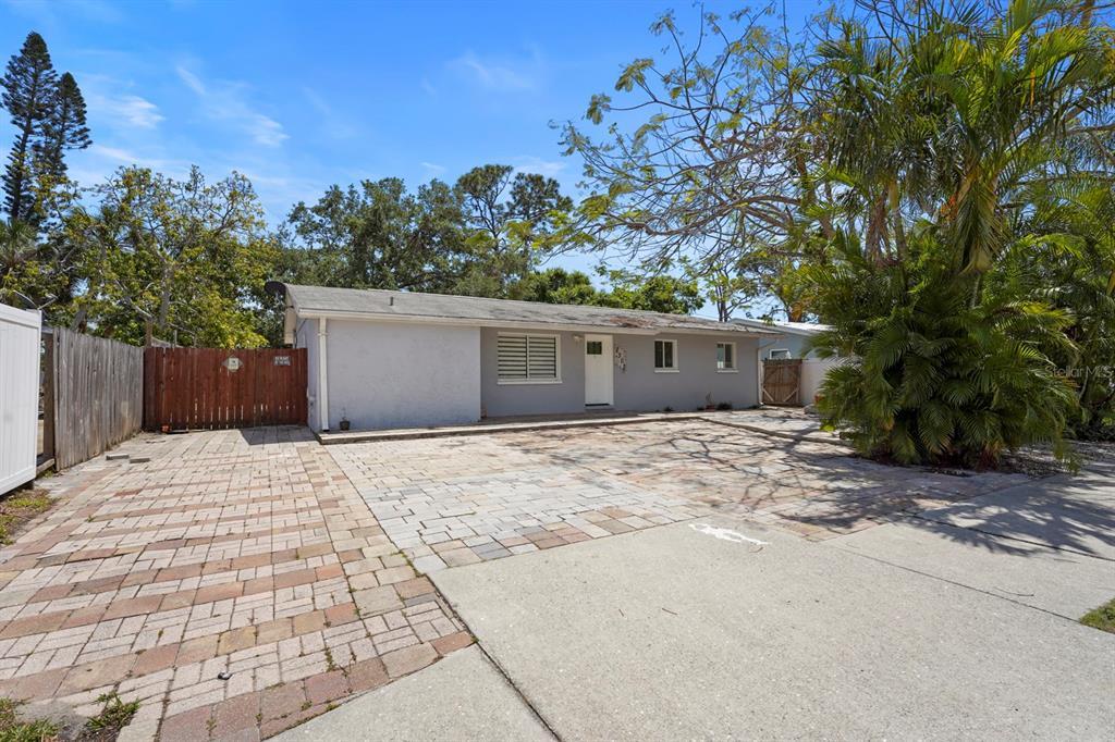 Picture of 2303 Stratford Drive, Sarasota, FL 34232