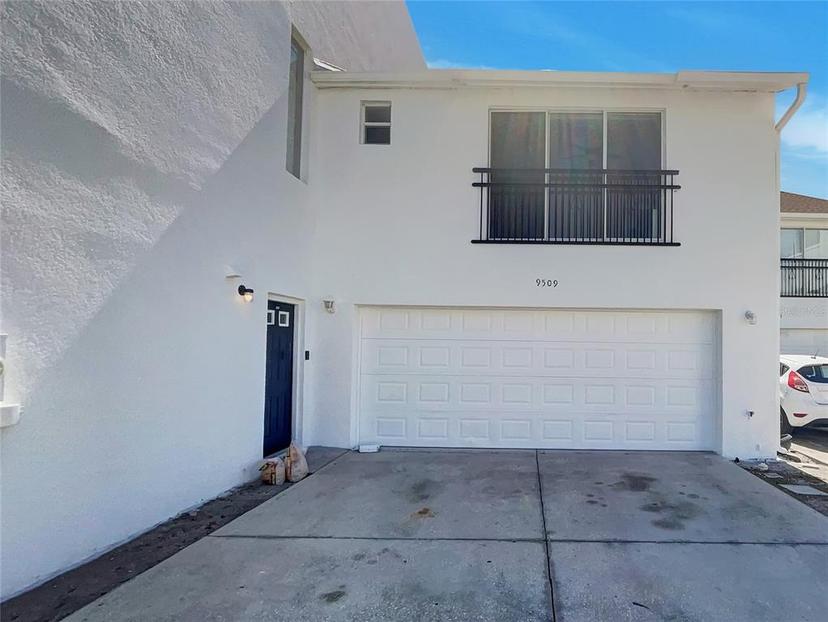 Picture of 9509 Citrus Glen Place Unit 11, Tampa FL 33618