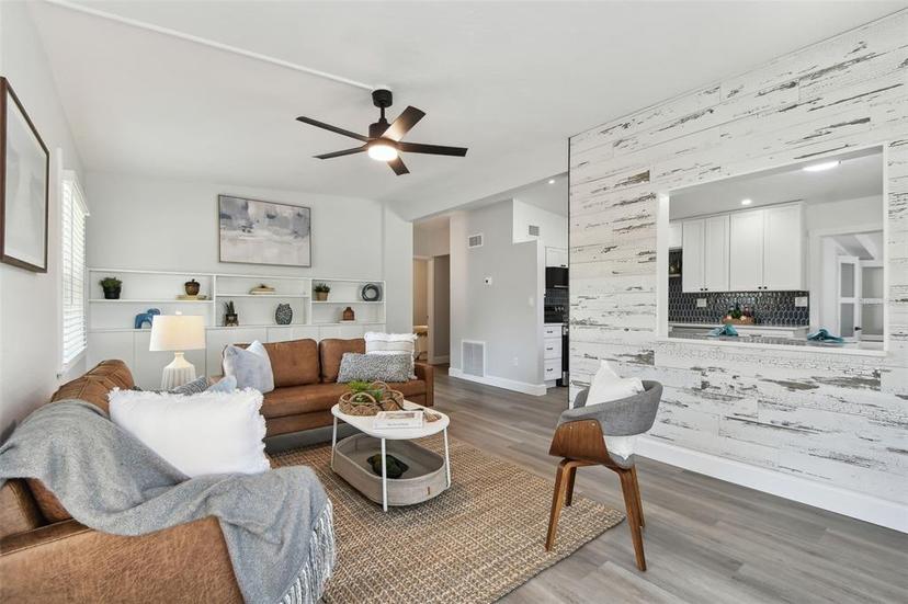 Picture of 7520 Orpine Drive N, St Petersburg FL 33702