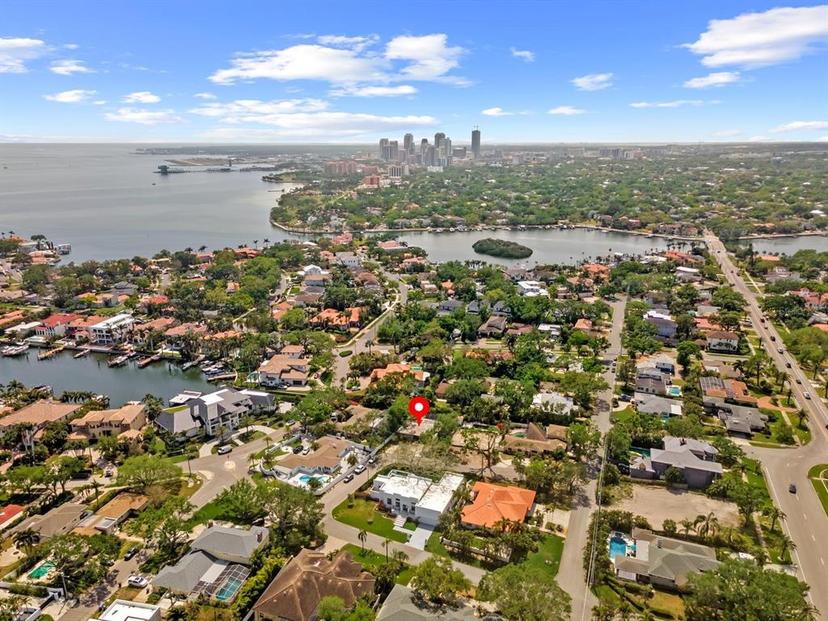Picture of 219 Rialto Way Ne, St Petersburg FL 33704