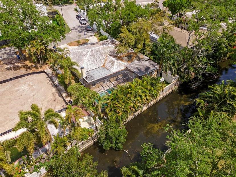 Picture of 219 Rialto Way Ne, St Petersburg FL 33704