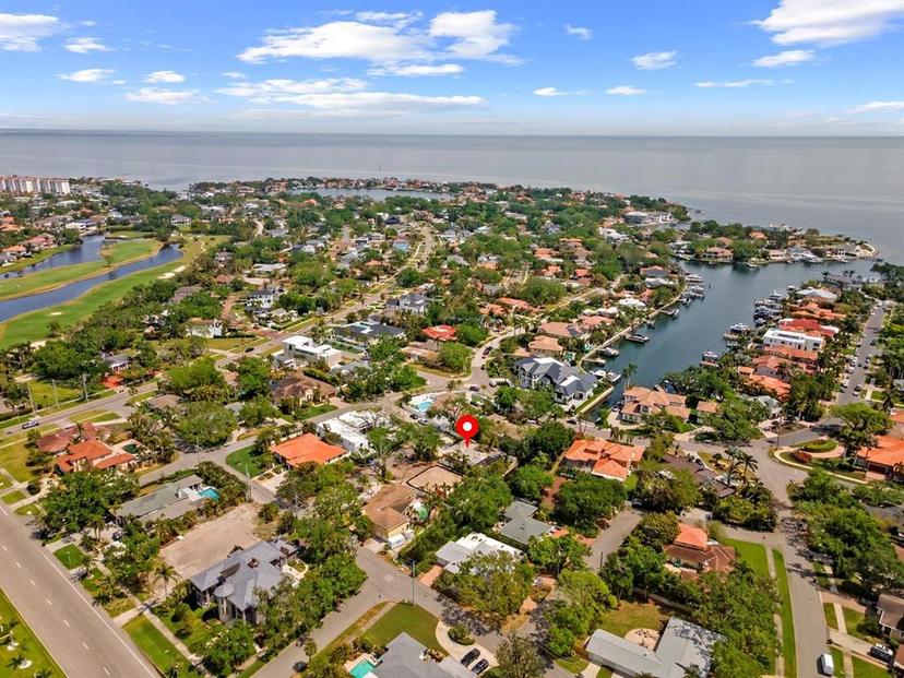 Picture of 219 Rialto Way Ne, St Petersburg FL 33704