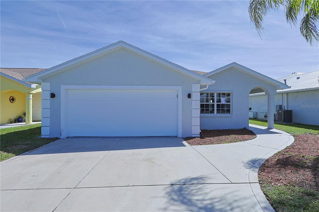 Picture of 614 SE 25Th Street, Okeechobee, FL 34974