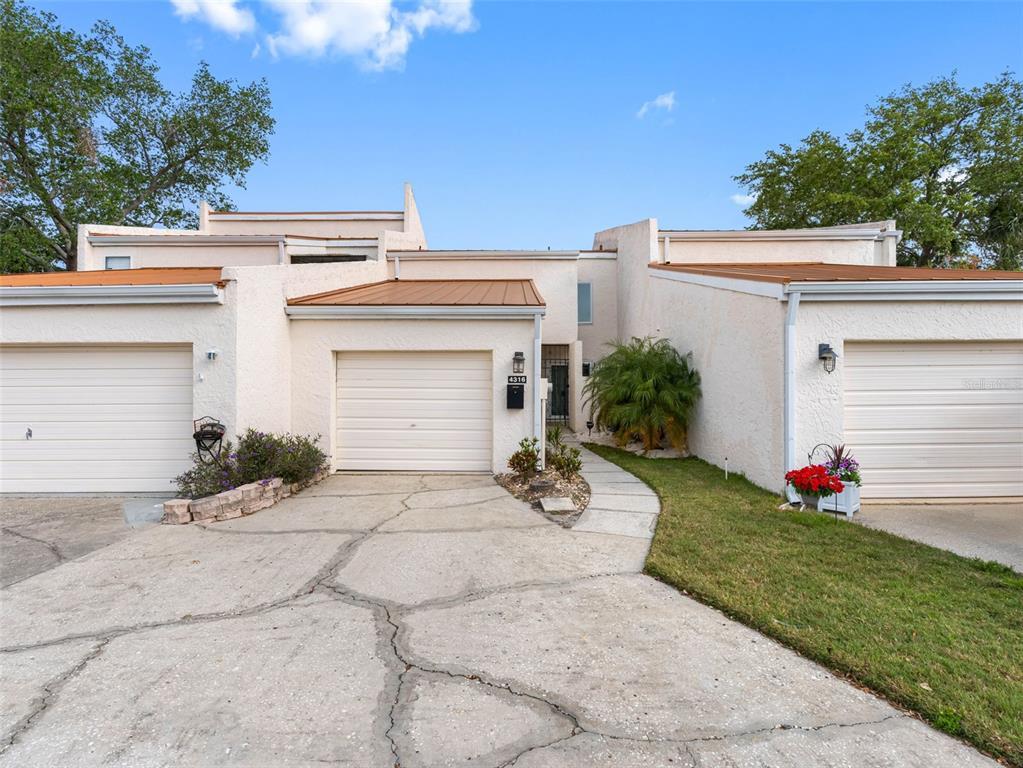 Picture of 4316 Sunray Court Unit 34, Tampa, FL 33615