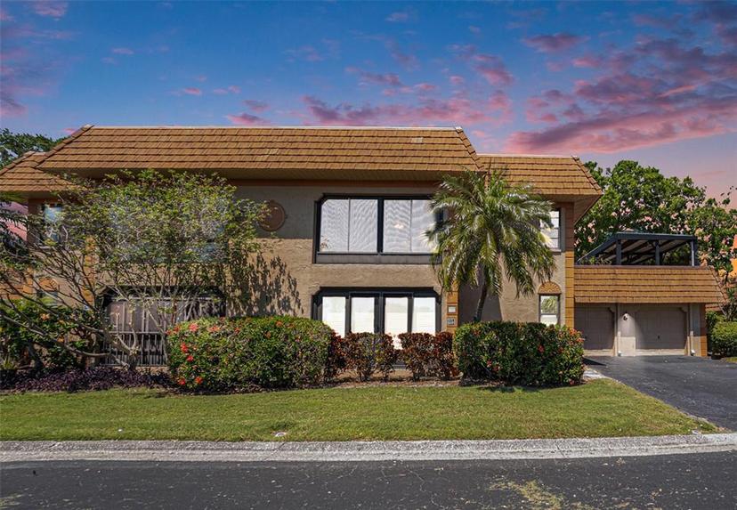 Picture of 10216 Seminole Island Drive, Largo FL 33773