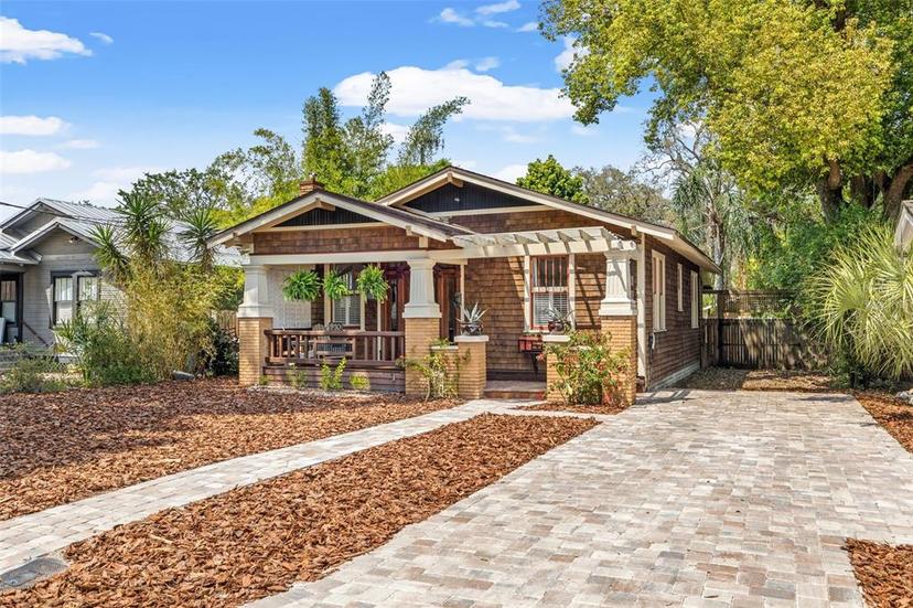 Picture of 910 E Shadowlawn Avenue, Tampa FL 33603