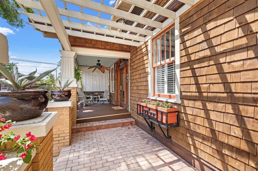 Picture of 910 E Shadowlawn Avenue, Tampa FL 33603