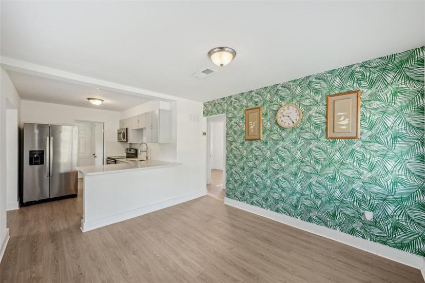 Picture of 1300 37Th Street S, St Petersburg FL 33711