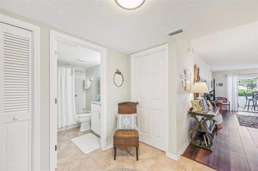 Picture of 5647 Sheffield Greene Circle Unit 29, Sarasota FL 34235