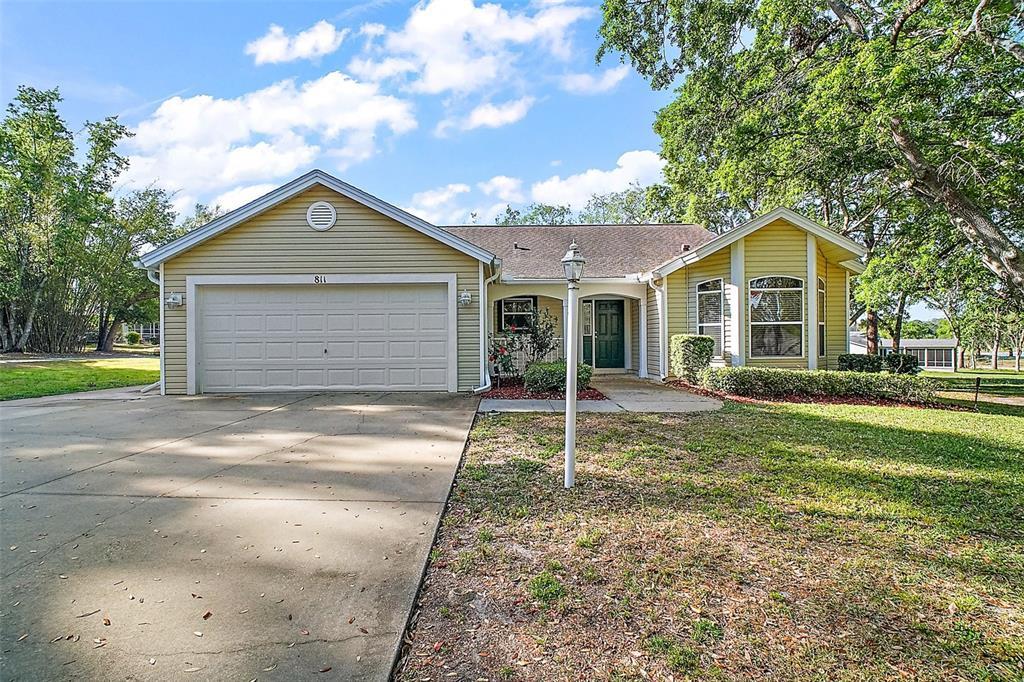 Picture of 811 Harper Place, Lady Lake, FL 32159