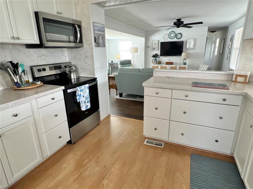 Picture of 614 Mount Key Avenue Ne Unit 631, St Petersburg FL 33702
