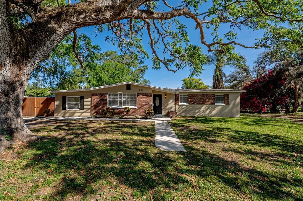 Picture of 301 Wooten Road, Lutz, FL 33548