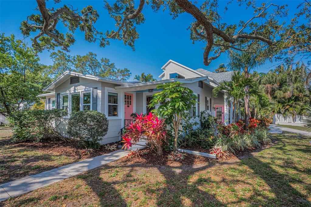 Picture of 223 Lime Circle S, Dunedin, FL 34698